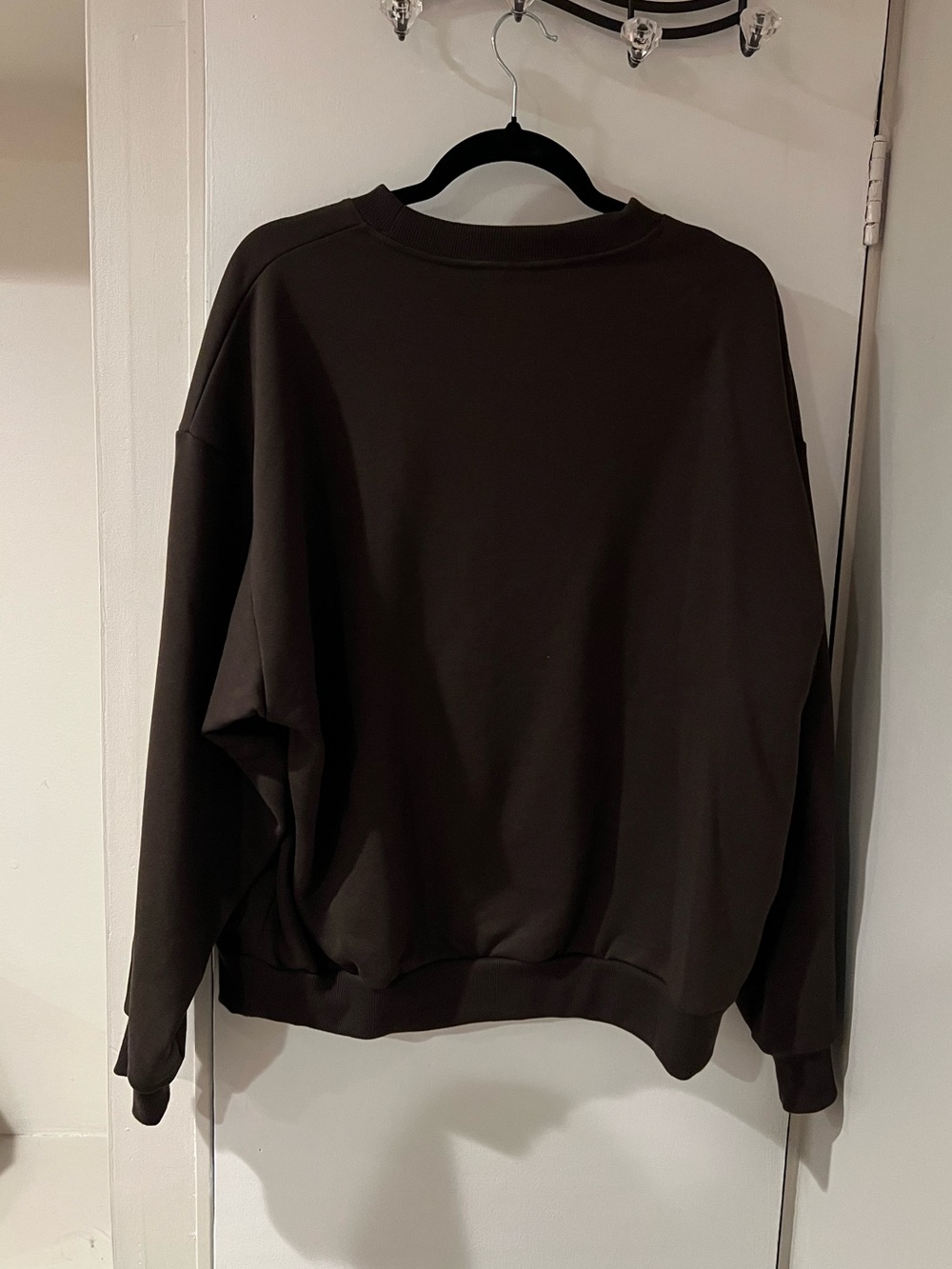 ALO Accolade Crew Neck Pullover - Espresso - Picture 3 of 4